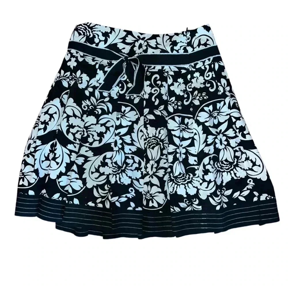 Larry Levine Black and White Flowered Floral Midi Skirt with a Bow Sz 14